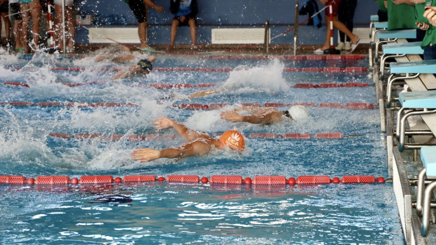 La natación bate una docena de récords en los Campeonatos Universitarios 2025
